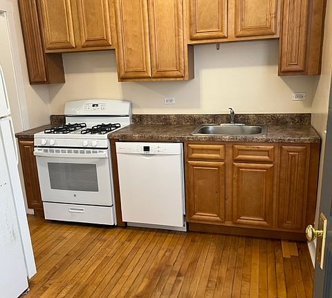 5th image of 1510 W Rosemont Ave APT 3N