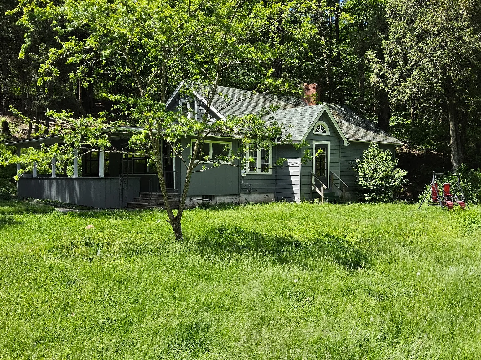 5 bed, $2,500 — Photo 2