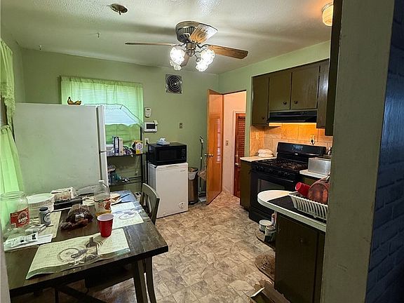 5th image of 19312 Fairway Ave