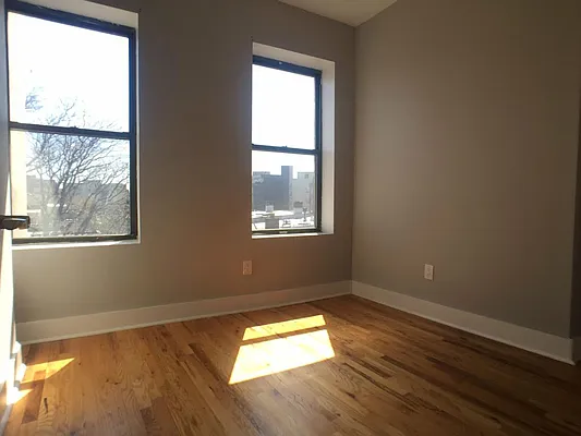 Rented by Evergreen Apartments BK | media 17