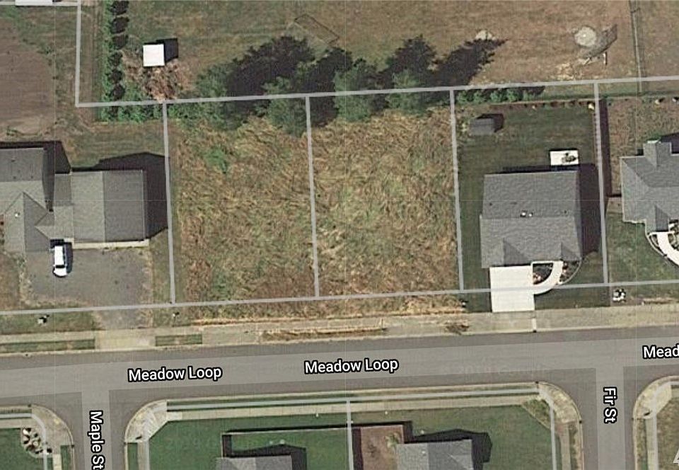 2nd image of 305 Meadow Loop