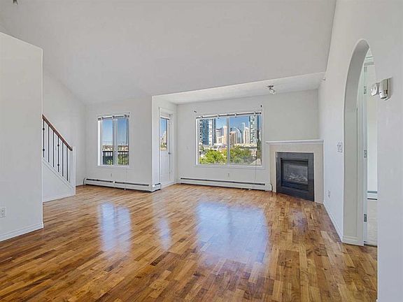 4th image of 1110 SE 17th St SW #404