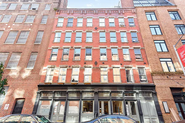 Sold by Compass | media 23