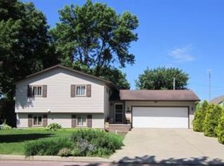 306 1st Ave SE, Mapleton, MN 56065