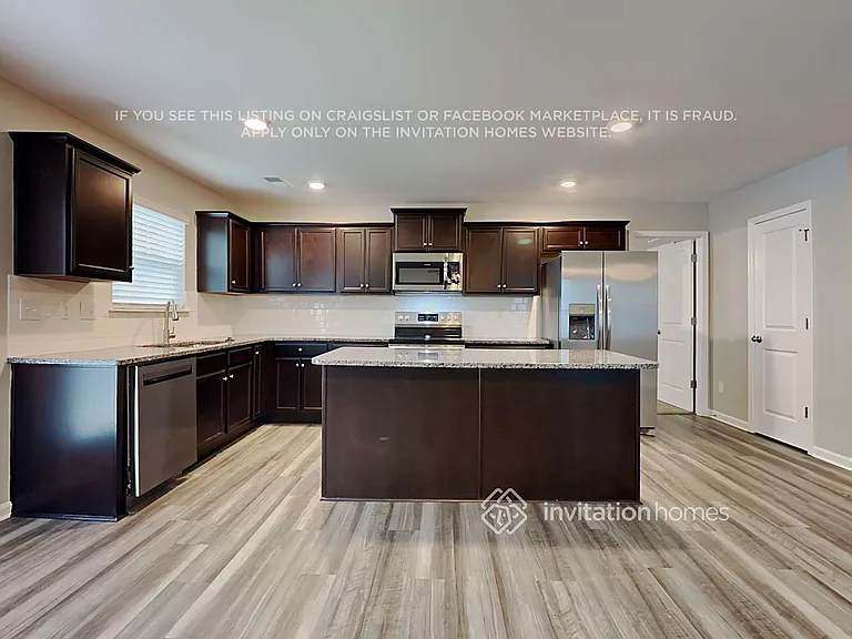 1721 Autumn Creek Ln — Photo 6