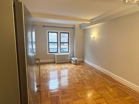 4th image of 133 W 71st St APT 2A