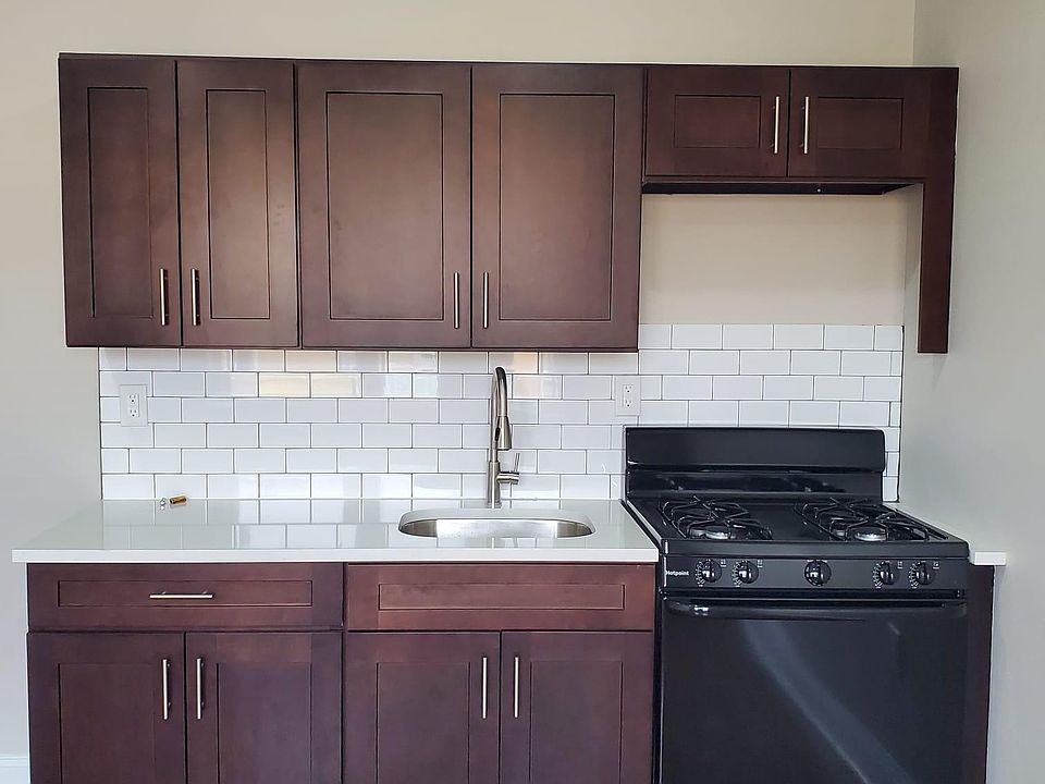 1st image of 887 18th Ave #102
