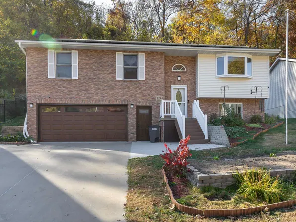 2748 Shiras Ave, Dubuque, IA 52001