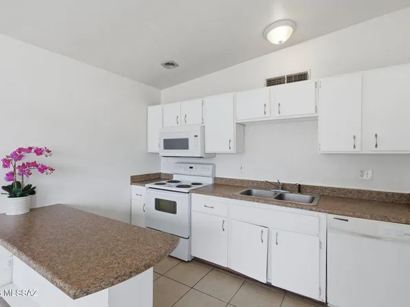 1105 E Garden Loop, Tucson, AZ 85706