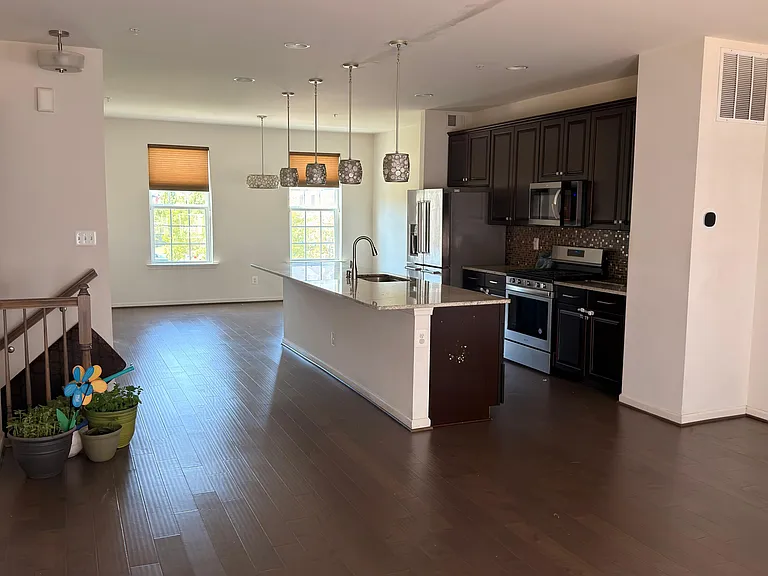 7804 Richard Halley Way — Photo 10