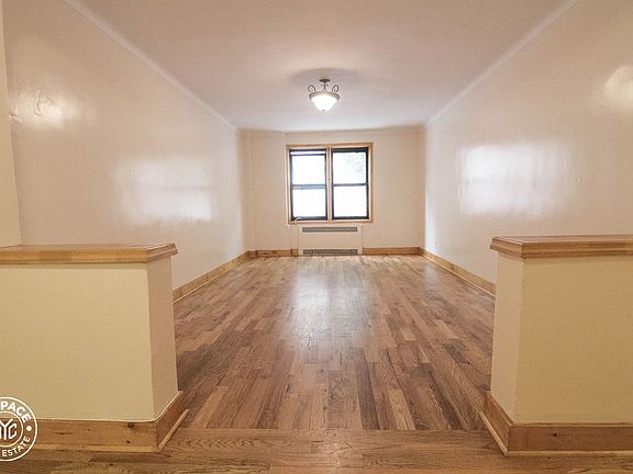 4th image of 100 E 21st St APT 115