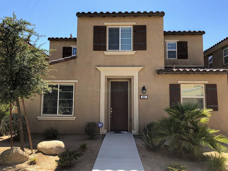 1st image of 641 Calle Vibrante
