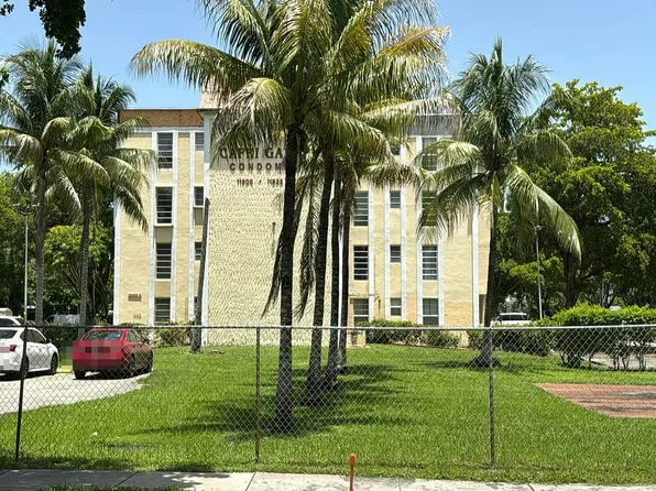 11925 NE 2nd Ave #B410, North Miami, FL 33161