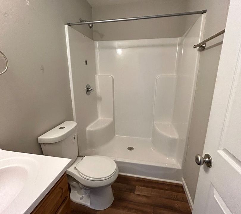 2nd image of 3295 Parker Blvd