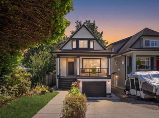 15554 Russell Ave, White Rock, BC V4B 2R3