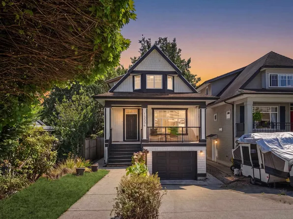 15554 Russell Ave, White Rock, BC V4B 2R3