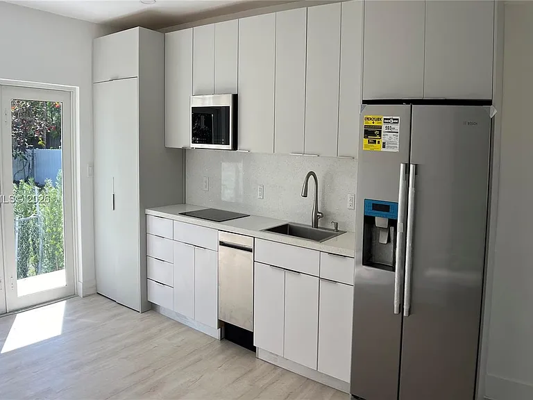 2800 SW 25th St #1 — Photo 10