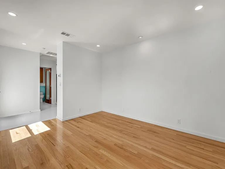 8447 Kittyhawk Ave — Photo 6