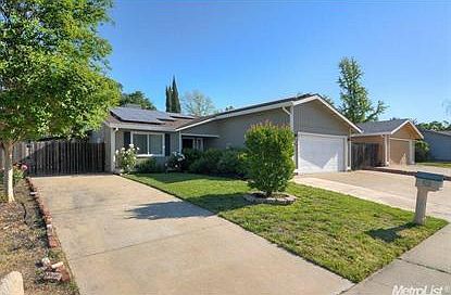 3rd image of 1035 Treasure Ln