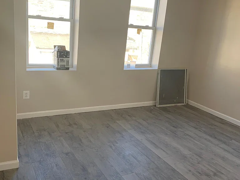 6105 W Jefferson St #3 — Photo 6