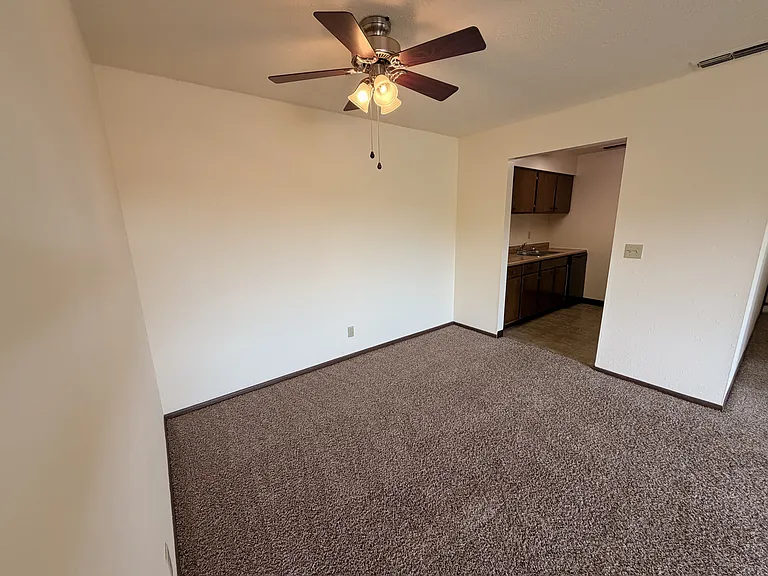 Kimberly Club Apartments — Photo 105