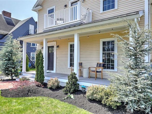 1297 Narragansett Blvd, Cranston, RI 02905