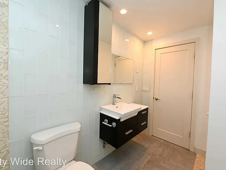 726-28 Market St #904 — Photo 25