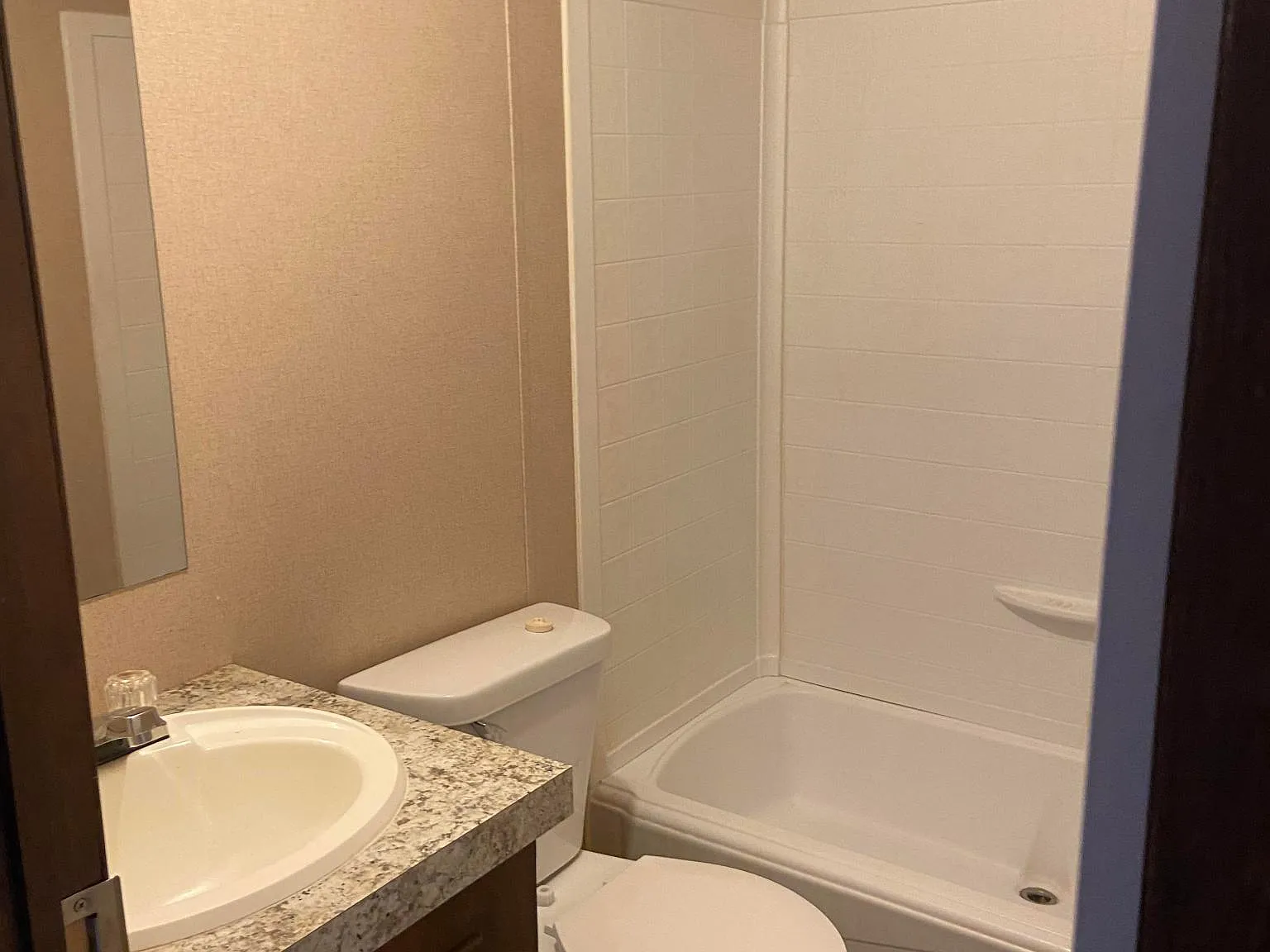 3 bed, 1200 sqft, $1,200 — Photo 3