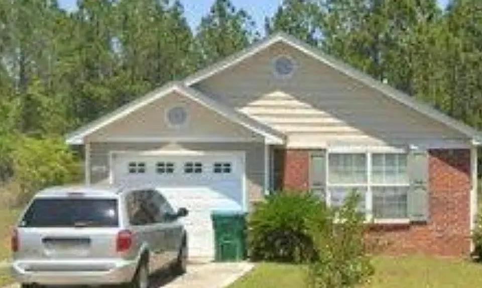 11390 Turnberry Ln