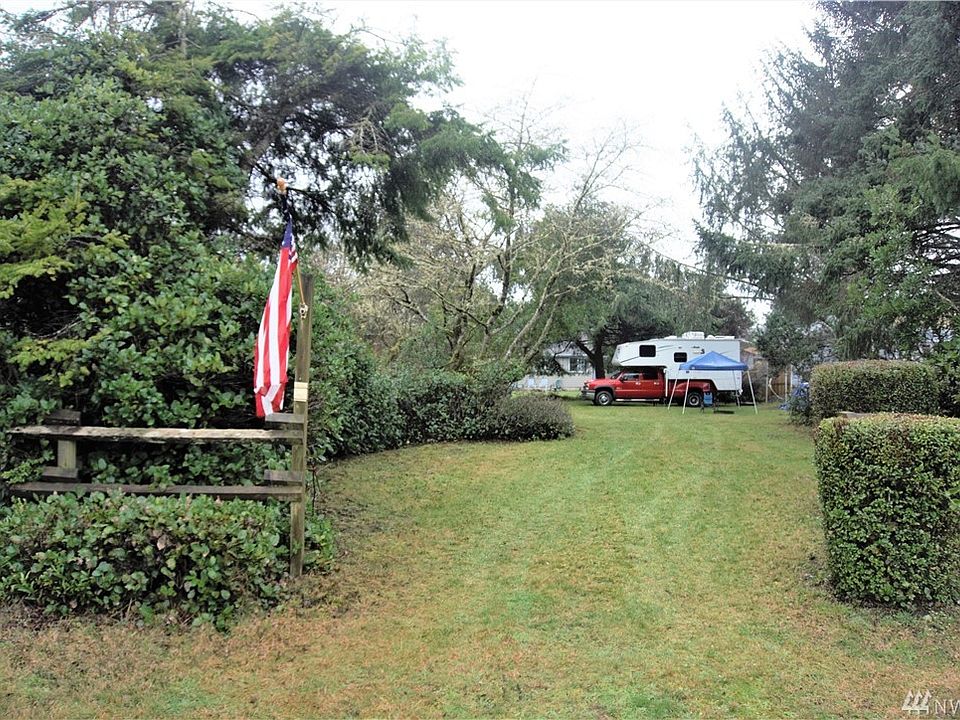 1st image of 105 Pacific Blvd NW
