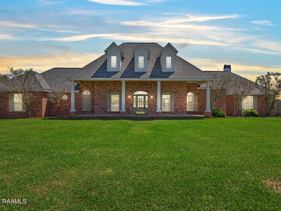 1st image of 806 Kaiser Dr