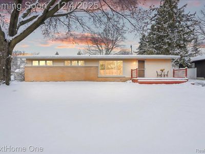 60658 Sue St, South Lyon, MI, 48178