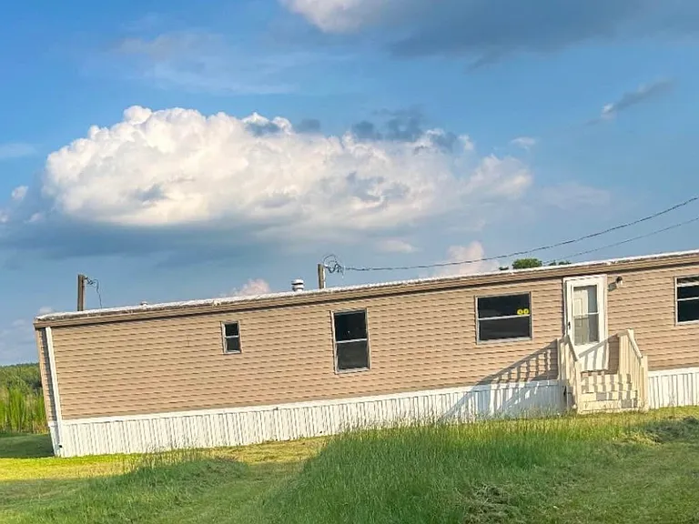 2325 Ruby Rd — Photo 2