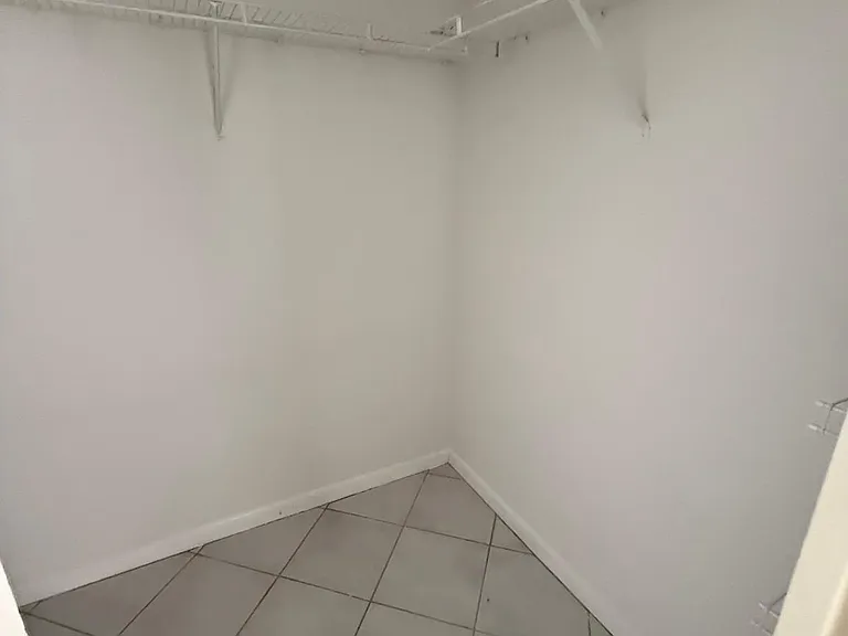 2621 SE 21st Ct #2621 — Photo 12