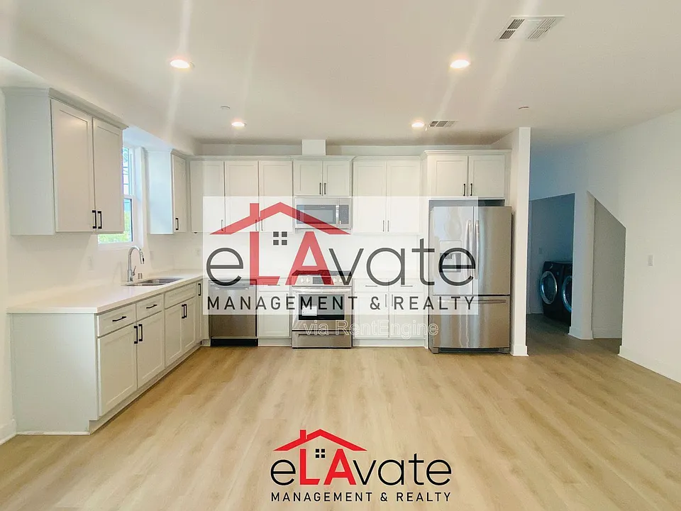 14248 Roscoe Blvd #14252