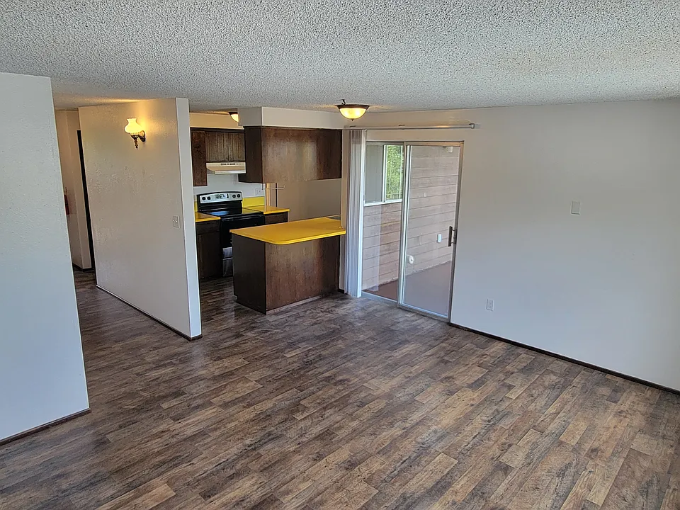 1005 SW Washington Ave #5
