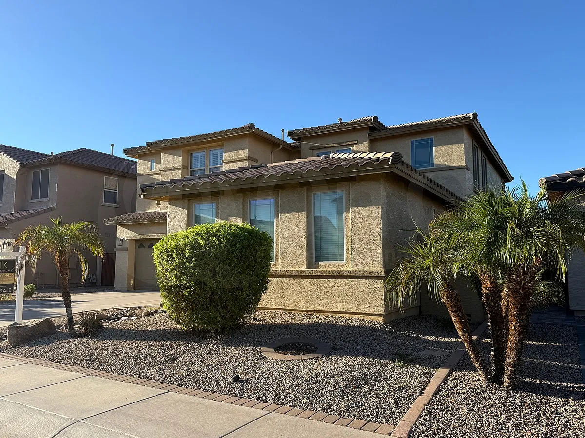 4 bed, 3.0 bath, 3258 sqft, $3,300 — Photo 2