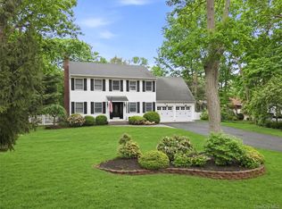 3 Hampton Drive, Center Moriches, NY 11934