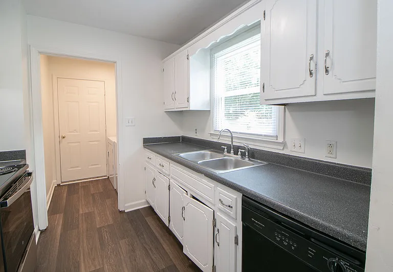 613 Joshua Dr — Photo 10