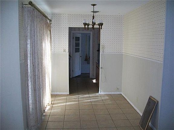 4th image of 2150 Ballard Dr