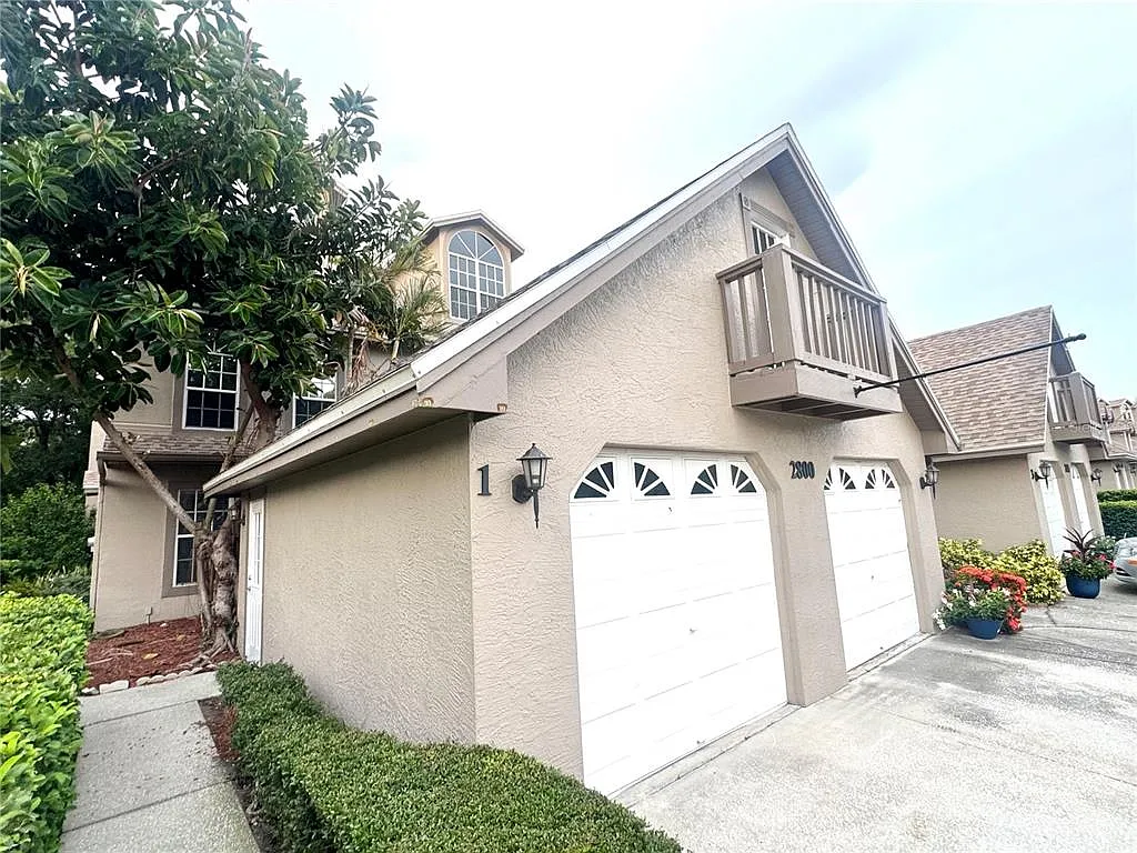 2800 Countryside Blvd — Photo 2