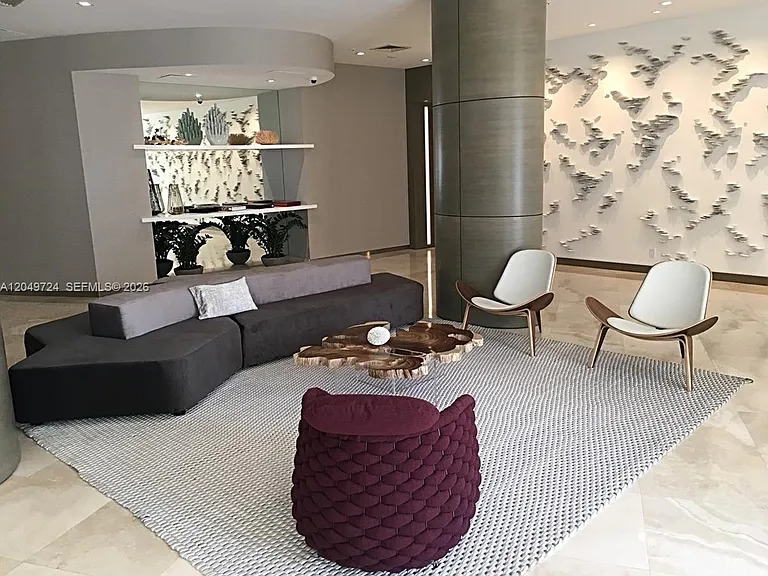 10275 Collins Ave #335 — Photo 31