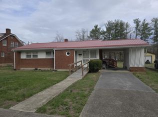 1533 S Howard Ave, Covington, VA