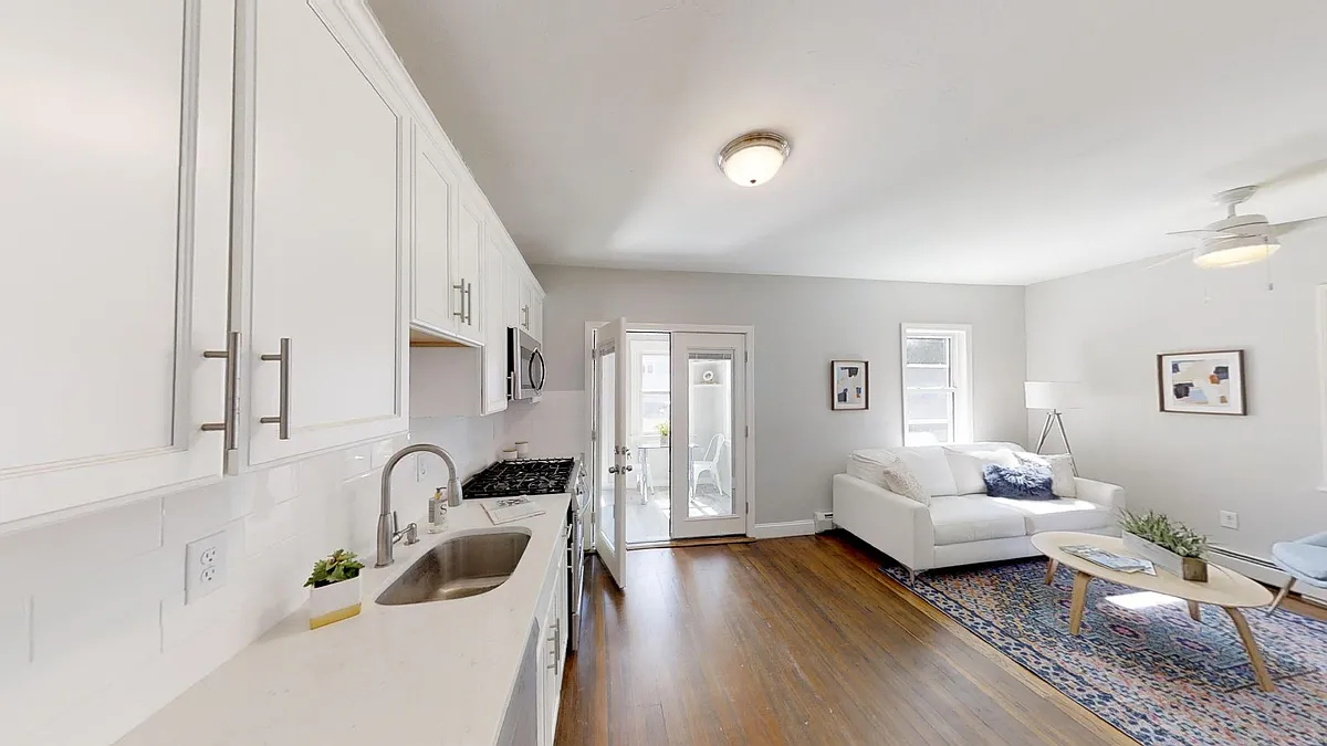Building Photo - 836 Canterbury St #1R