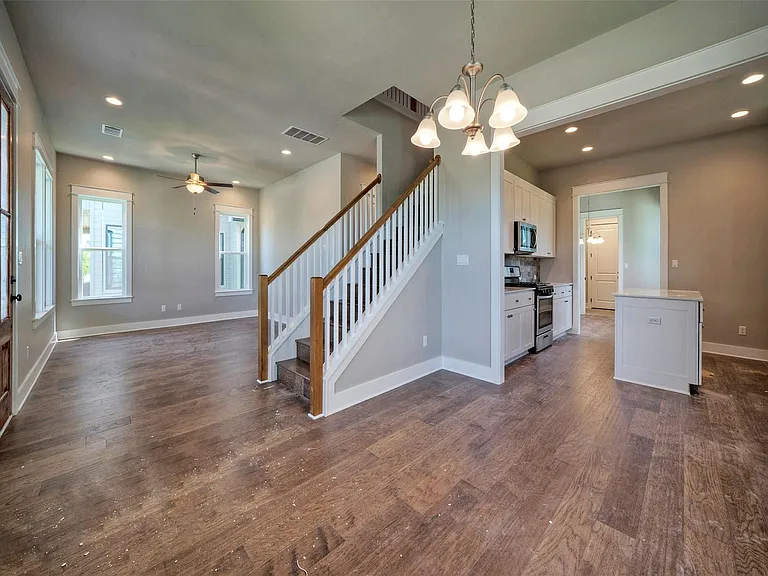 1086 Twain St — Photo 23