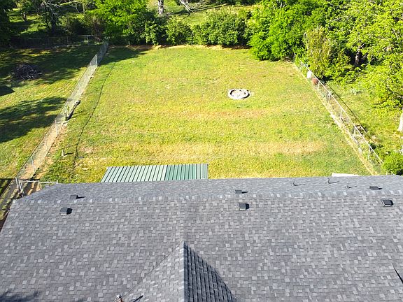 2nd image of 111 S Valley Rd
