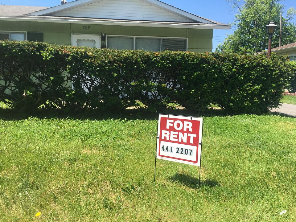 1st image of 939 Brian Dr #8