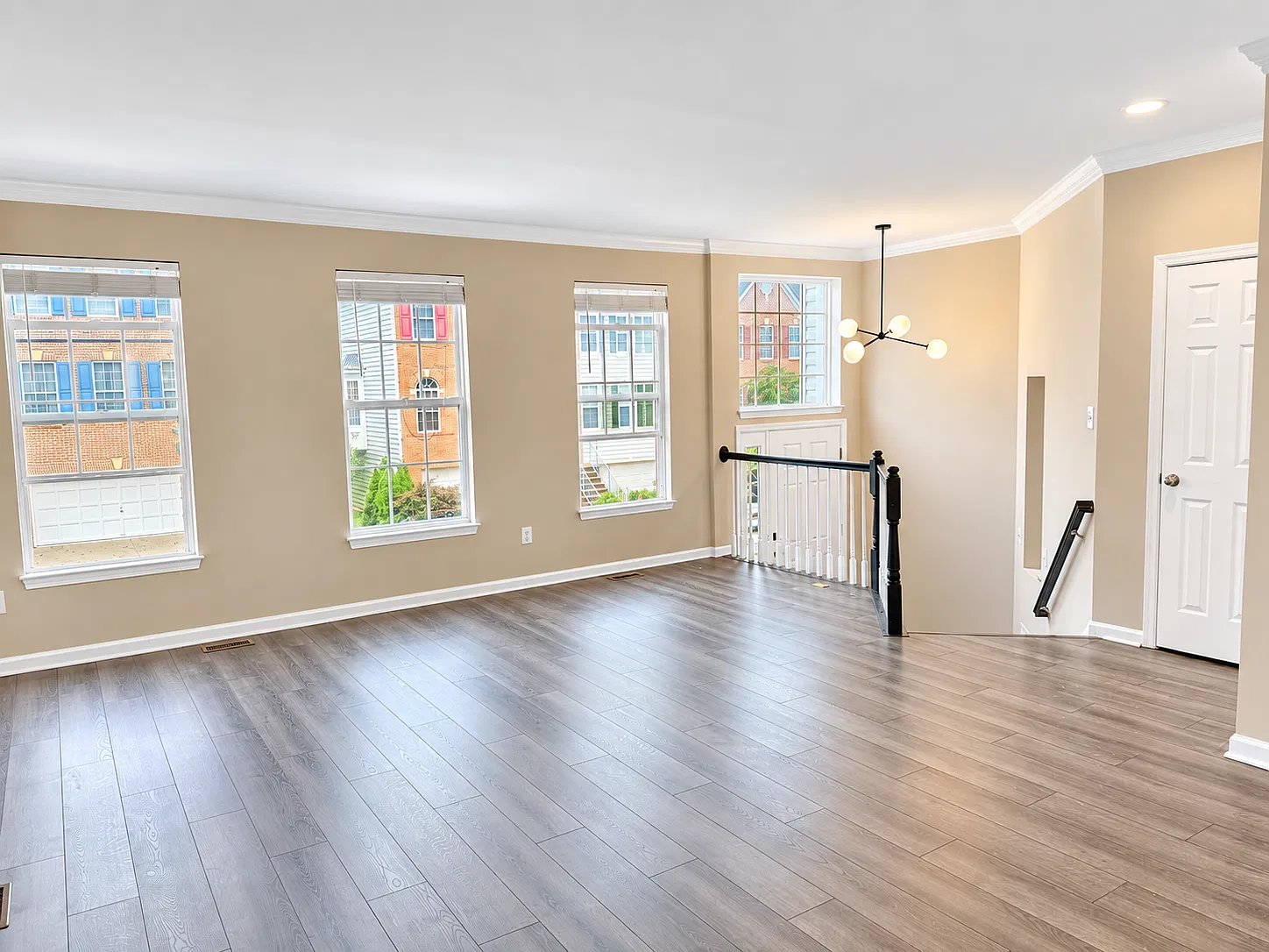 3 bed, 3.5 bath, 2160 sqft, $4,250 — Photo 4