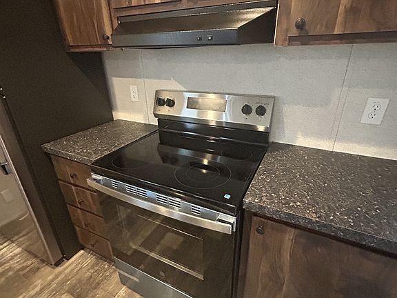 5th image of 205 Addison St