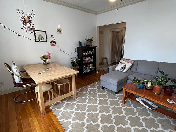 4th image of 136 Sutherland Rd #2